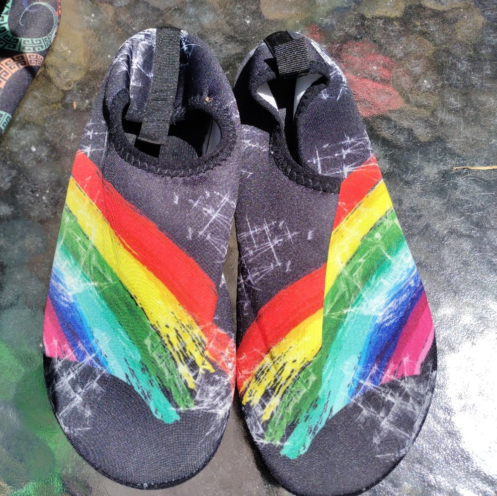 Women's rainbow swim slippers, size 40/41, or close to a size 10.